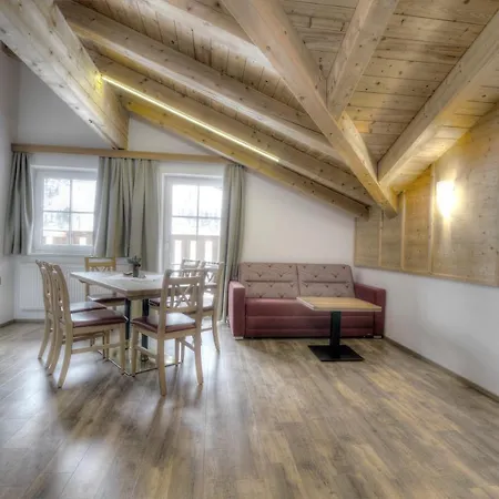 Aparthotel Appartement&suiten Glöcknerin 4*