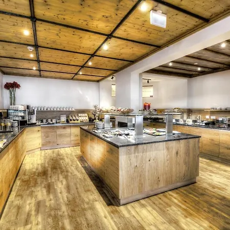 Appart hôtel & Gloecknerin 4*