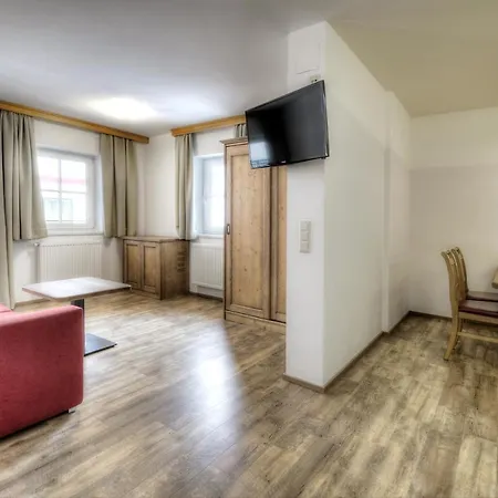 Aparthotel Appartement&suiten Glöcknerin 4*